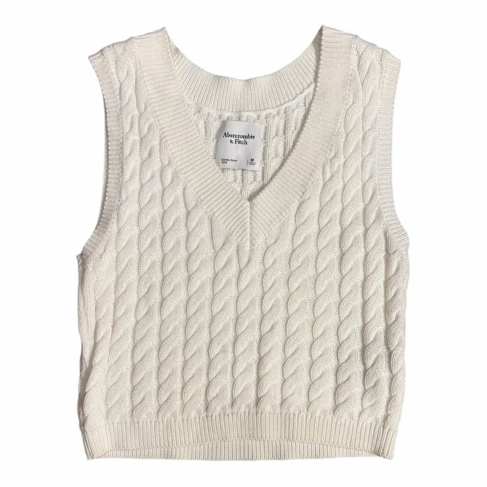 Abercrombie & Fitch Women's Cable Knit Sweater Vest | Cream Preppy Cottagecore - Picture 2 of 8